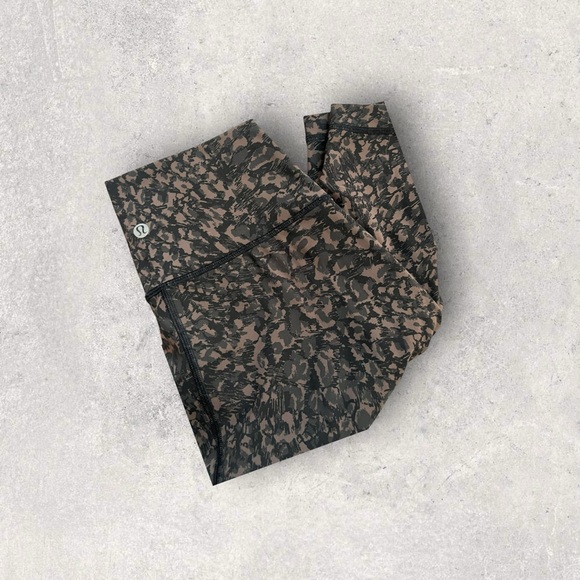 Lululemon High Rise Leggings – Abstract Animal Print – Size 6 🖤🤎 - Picture 1 of 4
